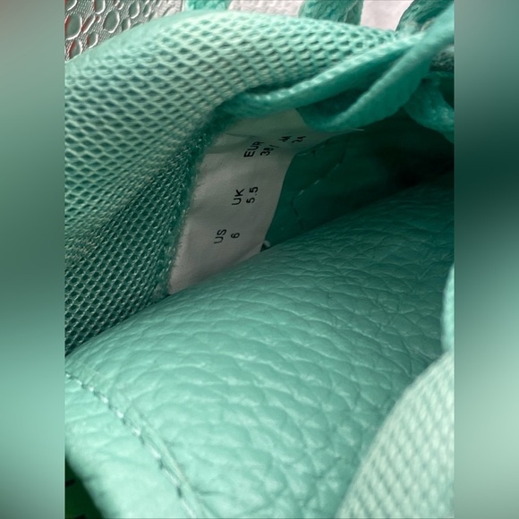 John Geiger GF-01 Mint Green Teal Peach Chenille, Size 6 unisex - Picture 9 of 10